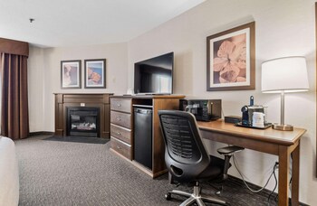 Standard Room, 1 King Bed, Fireplace, Tower