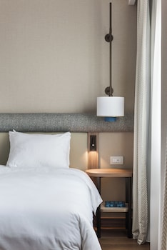 Junior Double Room, 1 King Bed