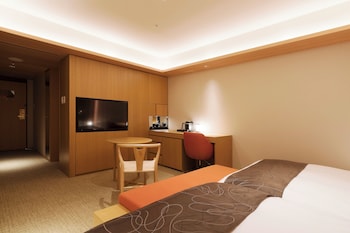 Standard Room, 2 Twin Beds (Top Floor, Walk-in Shower)