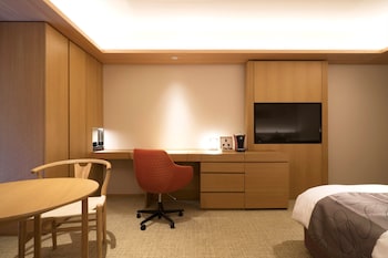 Standard Room, 1 King Bed (Top Floor)