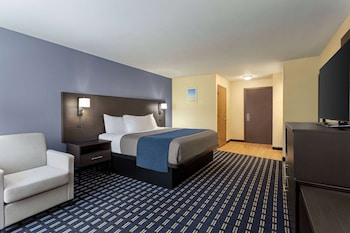 Deluxe Room, 1 Queen Bed, Non Smoking (Refrigerator & Microwave)
