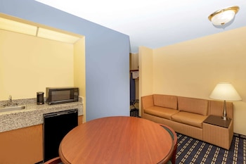 Deluxe Room, 2 Queen Beds, Non Smoking, Kitchen