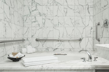 Luxury Two Queens Studio