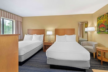 Standard Room, 2 Double Beds, Non Smoking, Refrigerator & Microwave