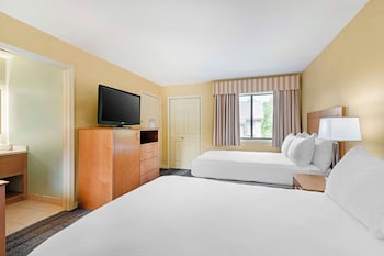 Standard Room, 2 Double Beds, Non Smoking, Refrigerator & Microwave