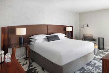 Junior Suite, 1 King Bed, Balcony