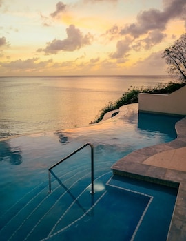 Preferred Club Bungalow Suite Ocean Front Swim Out King