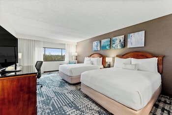 Room, 2 Queen Beds (Mobility/Hearing Access, Roll-in Shwr)