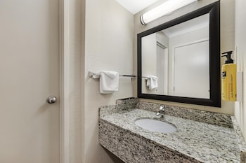 Standard Room, 2 Queen Beds, Refrigerator & Microwave, Ground Floor
