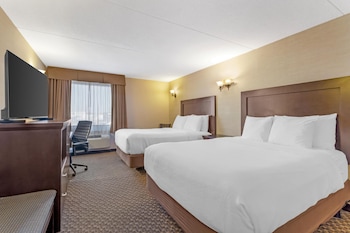 Standard Room, 2 Queen Beds, Non Smoking, Refrigerator & Microwave (2nd Floor)