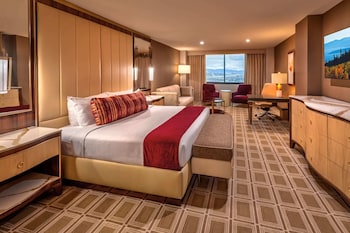 Vista Tower Deluxe King