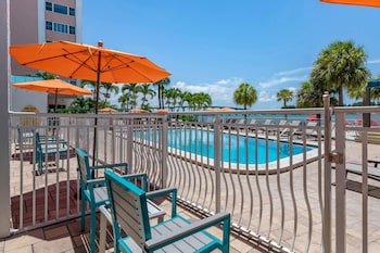 2 Queen Beds, Poolside Room, Accessible, No Smoking