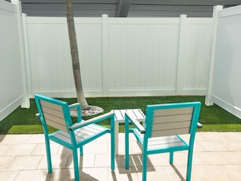 1 King Bed, Patio, No View,  No Smoking
