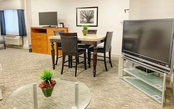 Standard Room, 2 Queen Beds, Non Smoking, Refrigerator & Microwave (Dining Table;Larger Room)