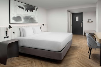 Room, 1 King Bed, Accessible, Non Smoking