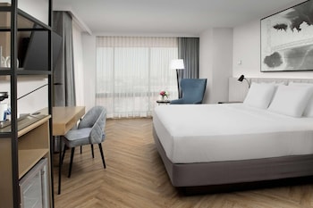 Premium Room, 1 King Bed, Non Smoking