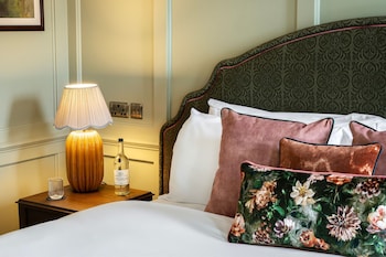 Deluxe Room, 1 King Bed