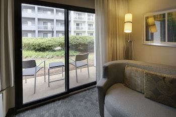 Suite, 1 Bedroom (Hearing Accessible)