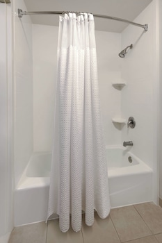 Basic Room, 2 Queen Beds (Hearing Accessible)