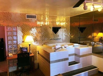 Suite, 1 King Bed, Non Smoking