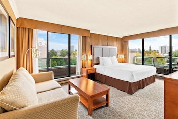Standard Room, 1 King Bed, Non Smoking, Balcony (with Sofabed)