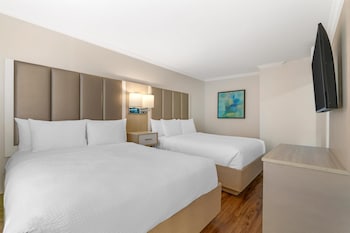 Family Suite, 2 Queen Beds, Non Smoking, Refrigerator (with Sofabed)