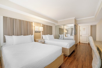 Standard Room, 2 Double Beds, Non Smoking, Refrigerator