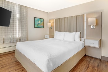 Suite, 1 King Bed, Refrigerator, Harbor View (with Sofabed)