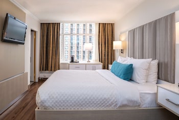 Standard Room, 1 Queen Bed, Non Smoking, Refrigerator