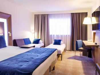 Family Room, Multiple Beds (Family. Shower)