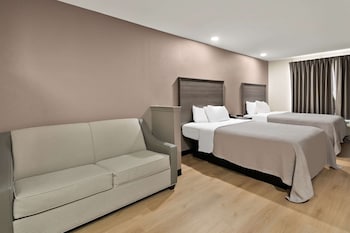 Suite, 2 Queen Beds, Non Smoking