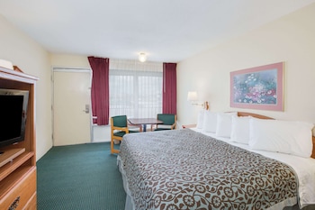 Room, 1 King Bed, Refrigerator & Microwave