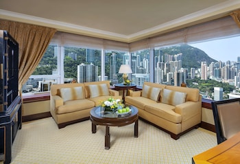 King Bed Executive Peak View Suite