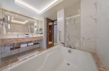 Premium Room, 1 King Bed (Harbour View)