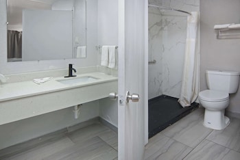 Deluxe Room, 2 Double Beds, Non Smoking, Refrigerator & Microwave