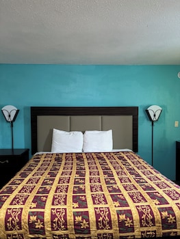 Classic Room, 1 King Bed