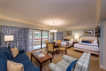 Junior Suite, 2 Queen Beds (750 SqFt)