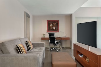 Junior Suite, 1 King Bed, Kitchenette