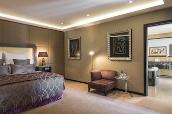 Presidential Room, 1 King Bed, Kitchenette, City View