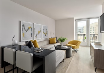 Junior Suite, 1 King Bed, Balcony