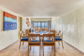 Master Suite, 2 bedrooms plus