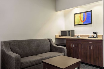 Studio Suite, 1 King Bed, Non Smoking