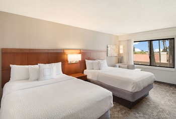Room, 2 Queen Beds, Accessible (Mobility Tub)
