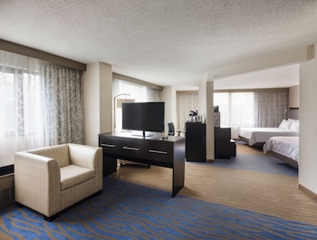 Suite, 2 Queen Beds, Accessible Bathtub (Mobility Access)