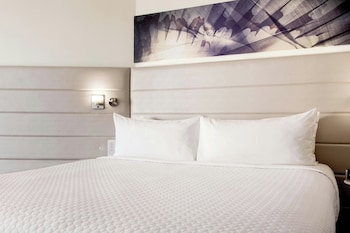 Standard Room, 2 Queen Beds (Mobility Accessible, Tub)