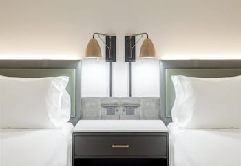 Premium Room, 2 Queen Beds, Mobility Accessible, Non Smoking (Communications, Mobil, Roll-In Shower)
