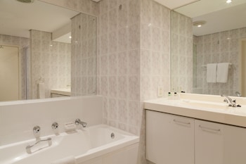 Room, Sea View
