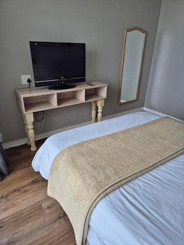 Standard Studio, 1 Queen Bed