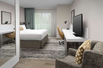 Room, 1 King Bed, Accessible, Bathtub (Mobility & Hearing)