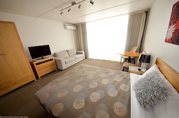 Motel Spa Room